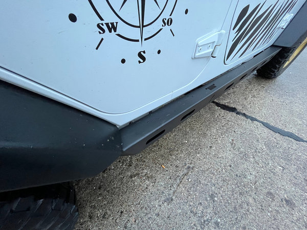 Rock Slider "Rallye" Jeep Wrangler JKU Edelstahl schwarz matt Feinstruktur